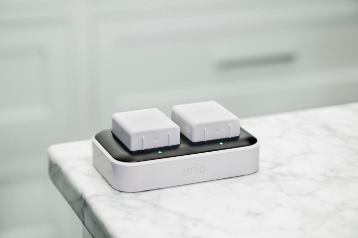 Arlo (acc.) Dual Charging Station - White [2]