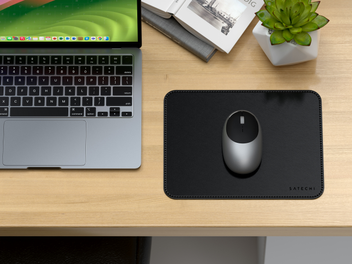 Satechi Vegan-Leather Premium Mouse Pad - Black [5]