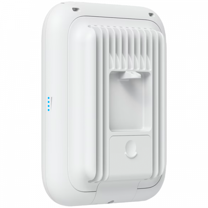Ubiquiti U7-PRO-OUTDOOR WiFi 7, 6 spatial streams, 465 m2 open space coverage with the integrated directional super antenna, Powered using PoE+, 2.5 GbE uplink [4]