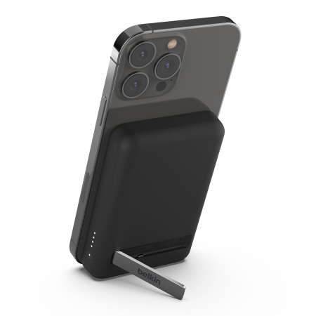 Belkin BOOSTCHARGE Magnetic Wireless Power Bank with kick stand 5,000mAh - Black [0]