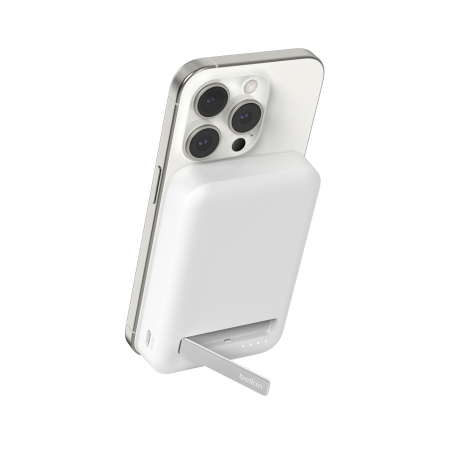 Belkin BOOSTCHARGE PRO 8k Qi2 MagSafe Compatible Powerbank with kickstand - White [0]