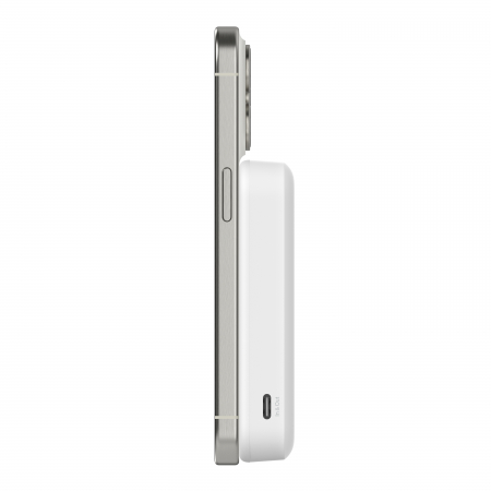 Belkin BOOSTCHARGE PRO 8k Qi2 MagSafe Compatible Powerbank with kickstand - White [3]