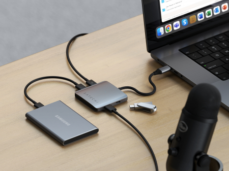 Satechi 4-Port USB-C Hub with PD - Space Gray [1]
