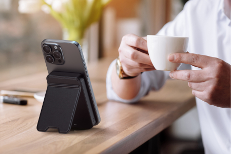 Satechi Qi2 10K Magnetic Power Bank with Stand - Black [3]