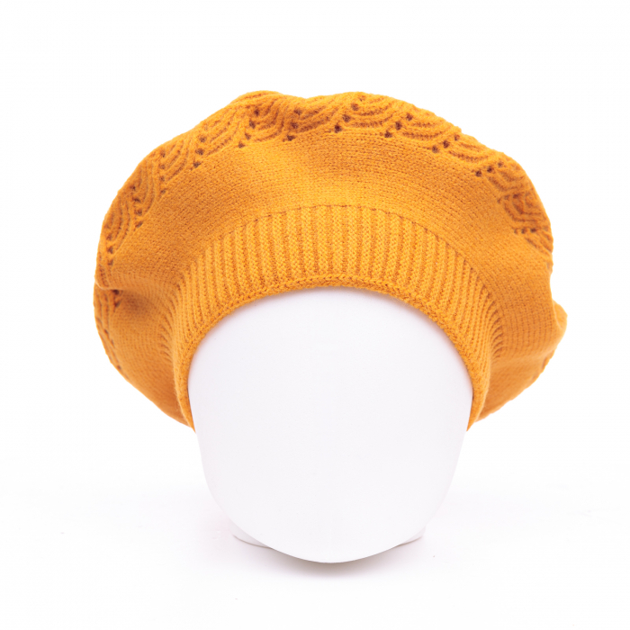 Bereta galben mustar cu model tricotaj cu braduti, din lana