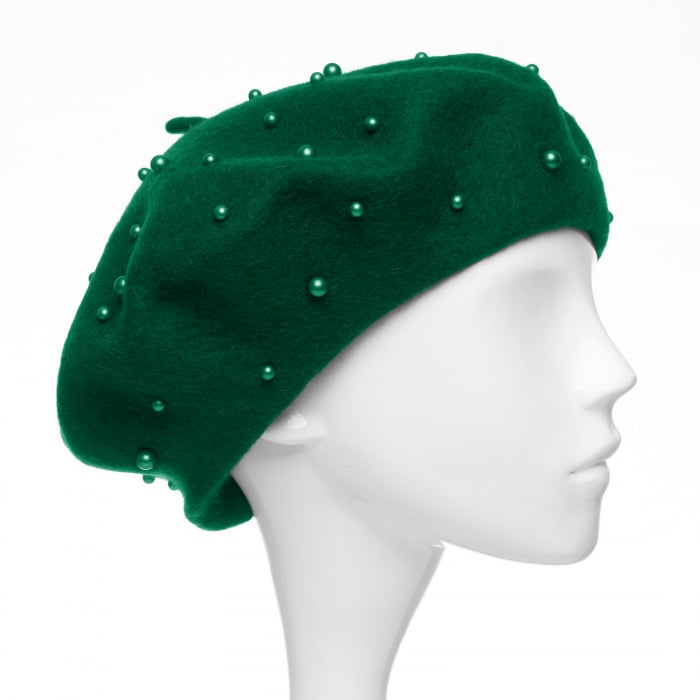 Bereta verde, cu perle fine aplicate pe toata suprafata, din lana