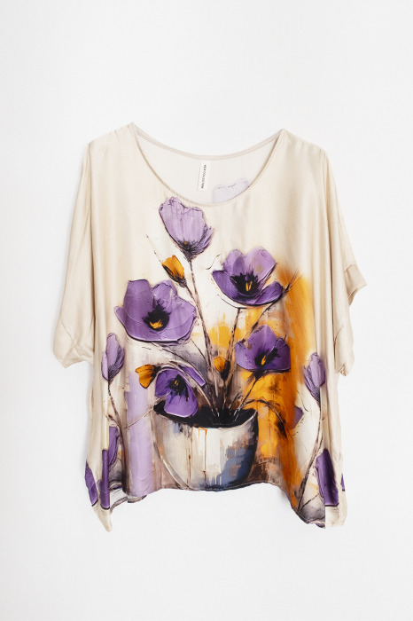 Bluza bej maneca scurta din matase si vascoza, imprimeu cu flori violet