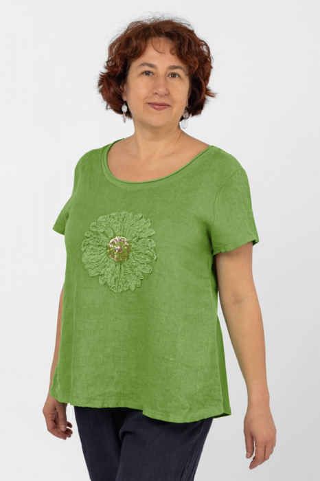 Bluza din in verde oliv, cu floare si paiete fine pe piept