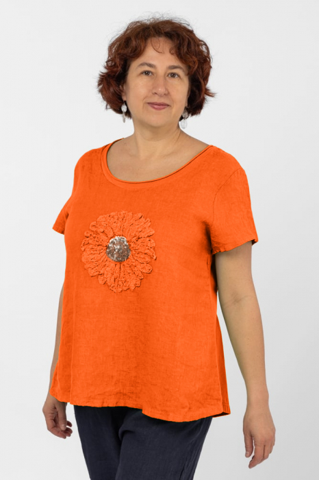 Bluza din in portocalie, cu floare si paiete fine pe piept