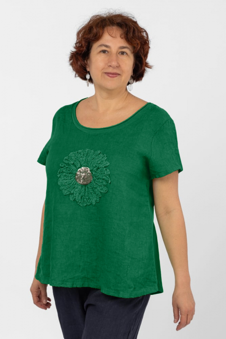 Bluza din in verde, cu floare si paiete fine pe piept