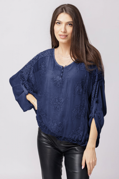 Bluza din matase naturala bleumarin brodata si dantela pe spate