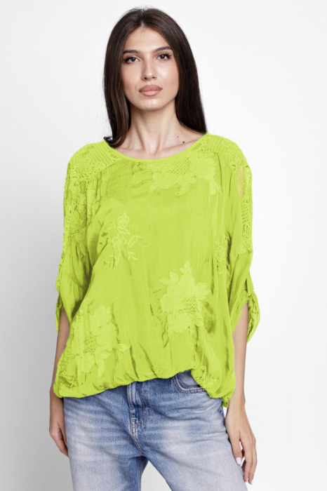 Bluza din matase naturala brodata, cu dantela pe spate, verde deschis