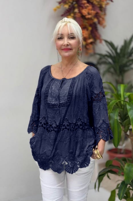 Bluza tip ie cu dantela si paiete fine incolore din matase si vascoza bleumarin brodata