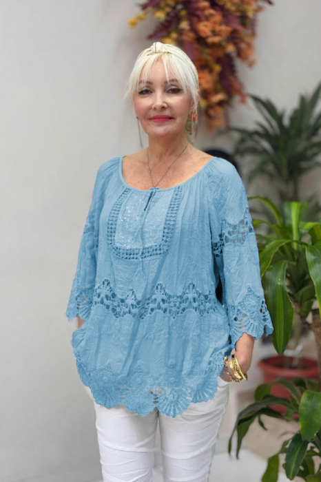 Bluza tip ie cu dantela si paiete fine incolore din matase si vascoza bleu brodata