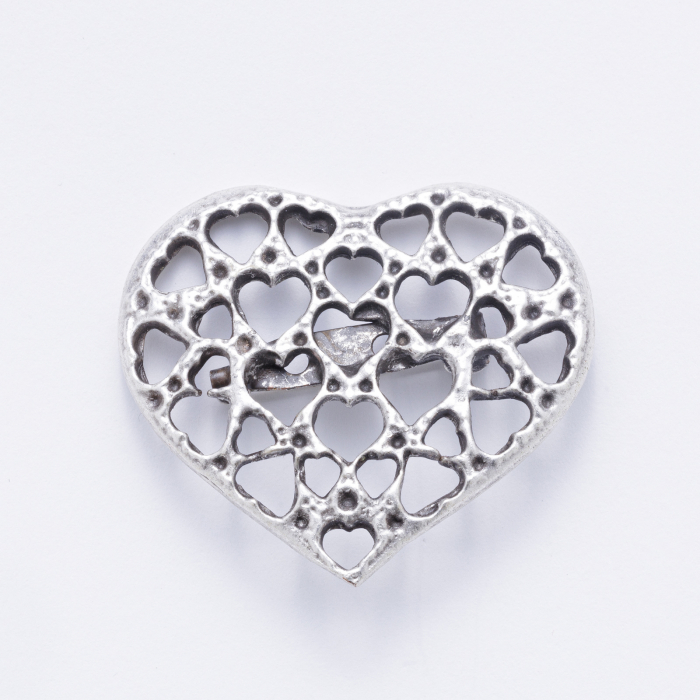Brosa din ZAMAC cu forma de inima care cuprinde mai multe inimi BIJUTERII imagine noua 2022