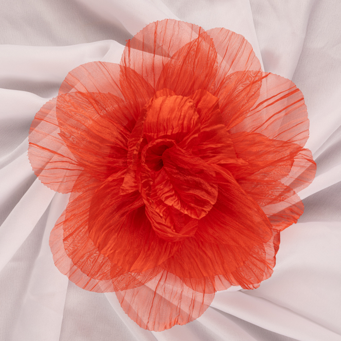 Brosa floare din organza creponata cu diamtetru de 20 cm, cu clips pentru par, rosie