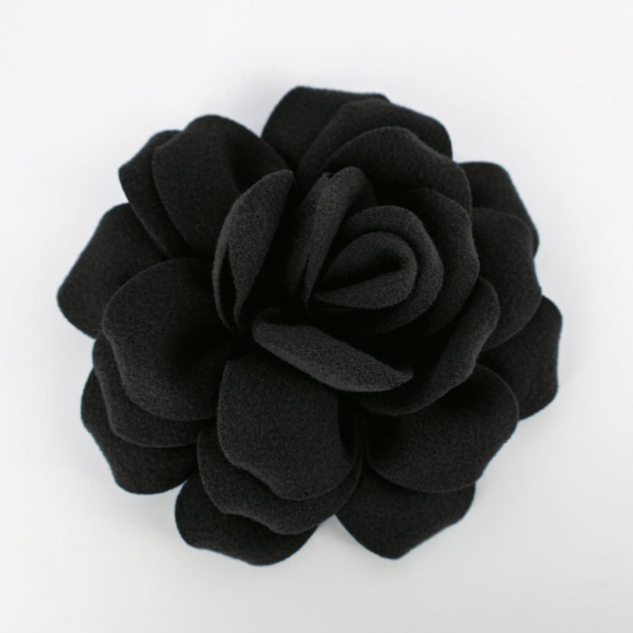 Brosa floare neagra cu diametru de 20 cm din stofa, cu clips si ac