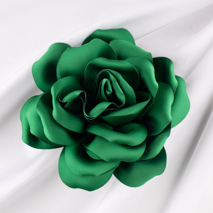 Brosa floare verde satinata cu diamtetru de 15 cm, cu clips pentru par