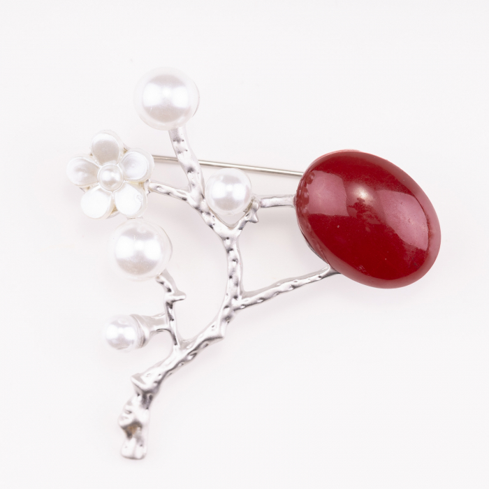 Brosa metalica argintie crenguta cu floare, perle si piatra sintetica bordo