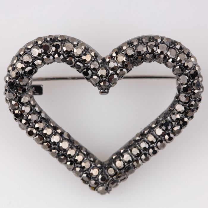 Brosa metalica inima acoperita cu pietre argintii acoperită imagine noua 2022