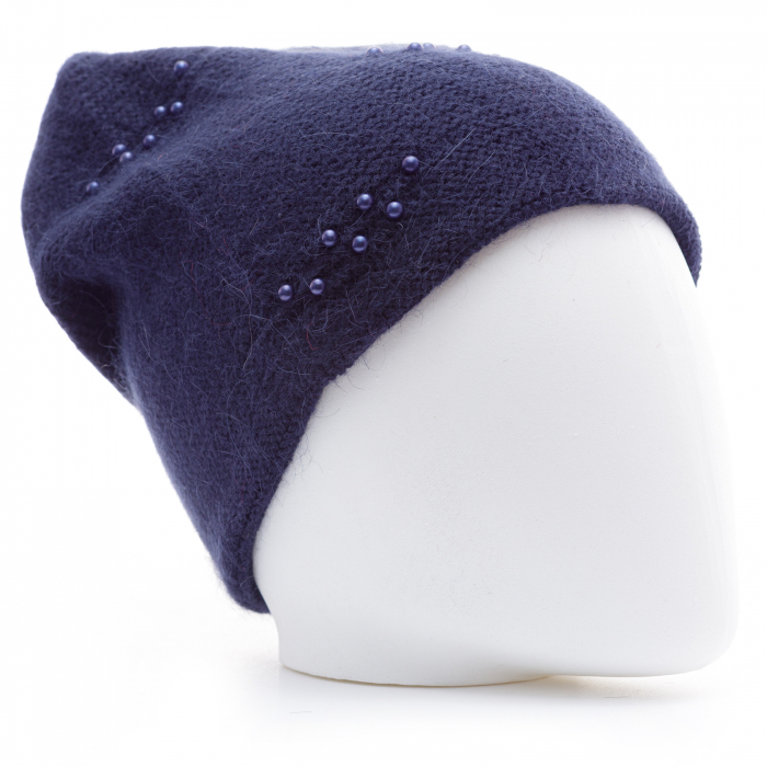 Caciula bleumarin model tricotat cu perle fine aplicate, dublata in interior