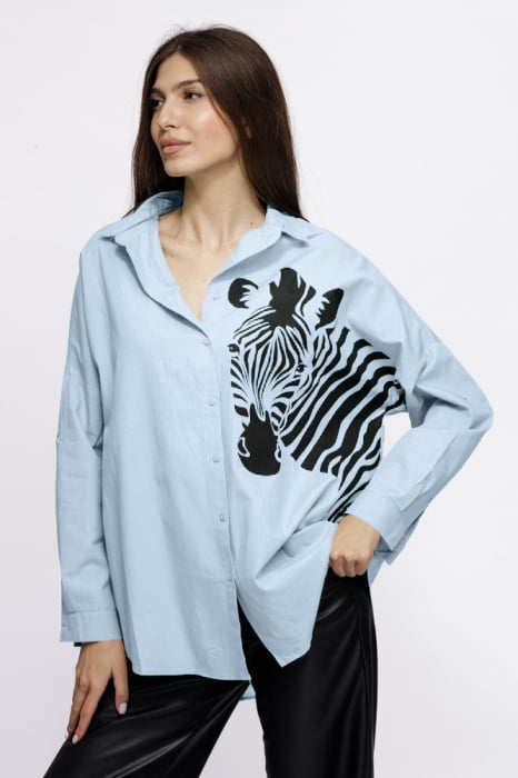 Camasa oversize bleu, cu zebra, din poplin de bumbac