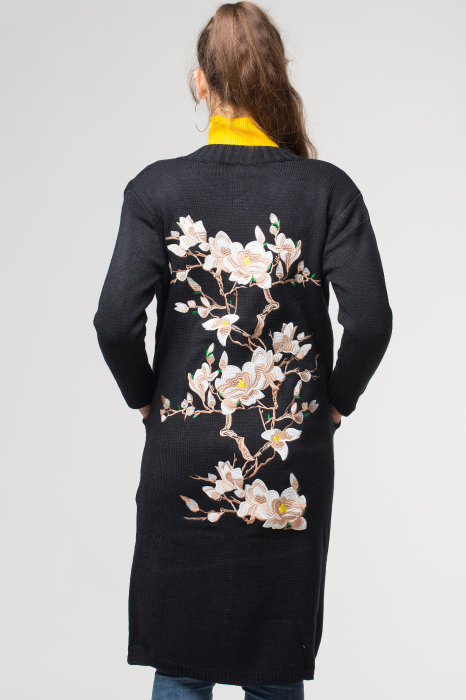 Cardigan negru lung tricotat, cu broderie Flori de cires pe spate broderie imagine noua 2022