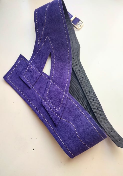 Centura asimetrica din piele naturala intoarsa violet