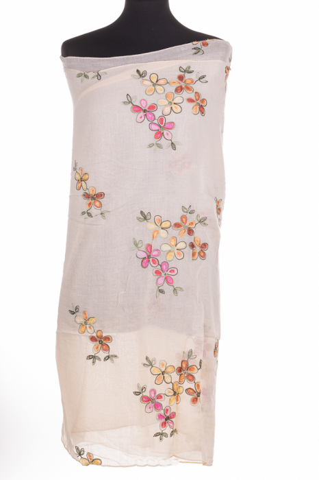 Esarfa bumbac cu model floral brodat in laterale pe fond bej deschis