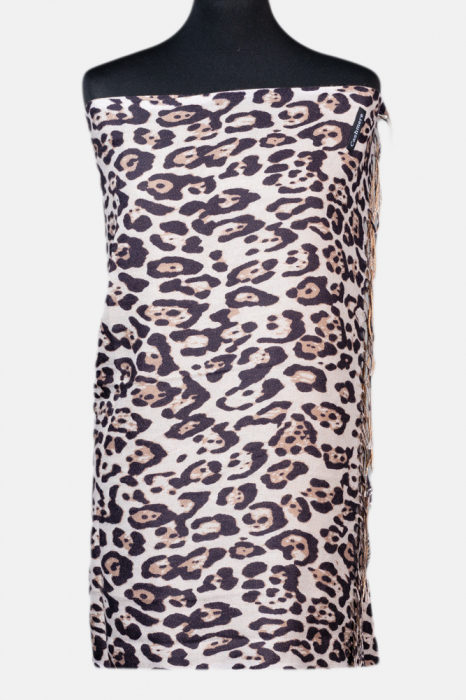 Esarfa cashmere cu fir din lurex, imprimeu animal print pe fond bej