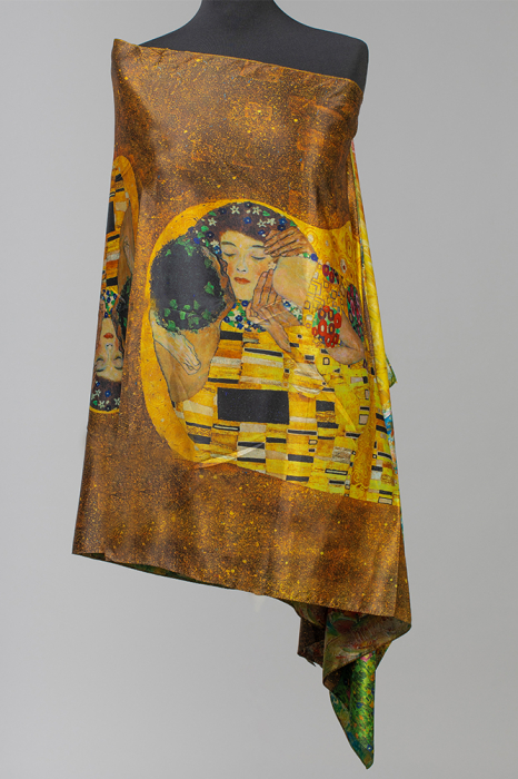 Esarfa cu doua fete, din matase, imprimata cu reproducere dupa sarutul de gustav klimt