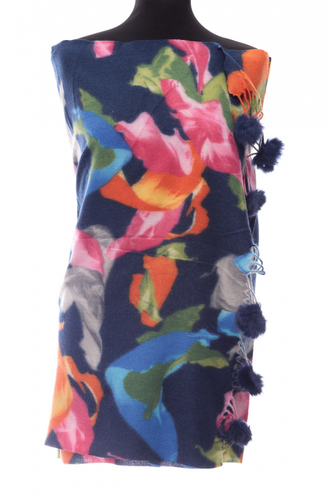 Esarfa din casmir cu ciucuri din blanita naturala, multicolor pe fond bleumarin