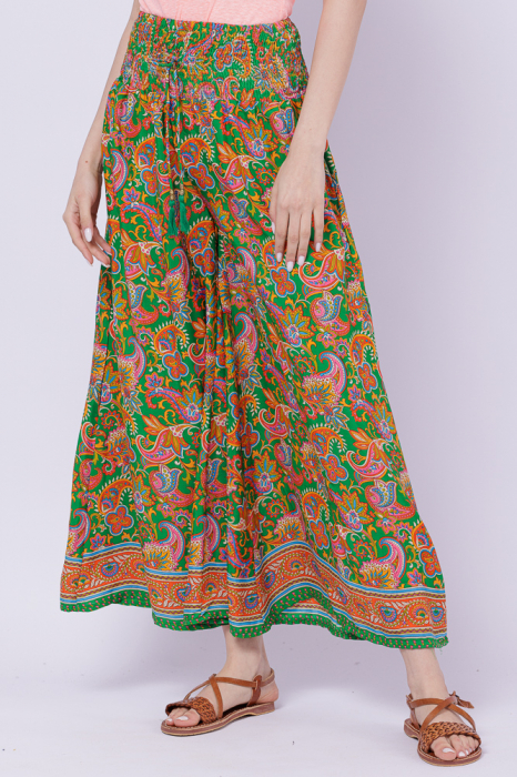 Fusta pantalon ampla din matase indiana cu imprimeu floral pe fond verde