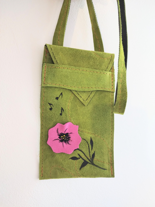 Husa unicat    din piele naturala verde , cu mac de efect