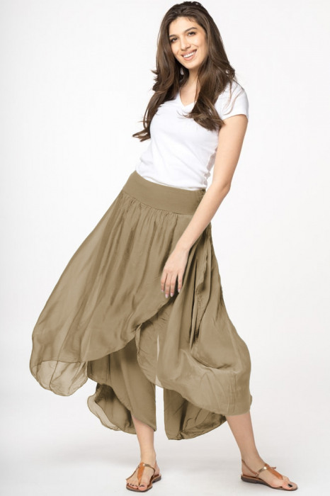 Pantaloni petrecuti din matase naturala camel, tip salvari