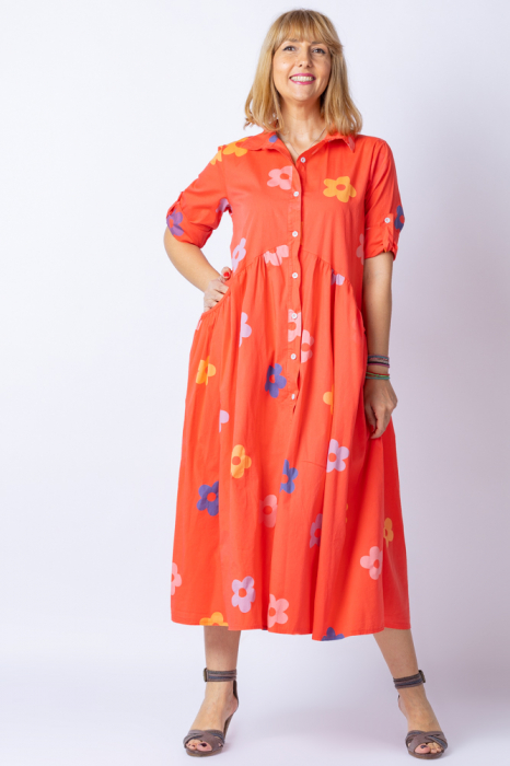 Rochie camasa corai cu flori multicolore, din tesatura fina de bumbac