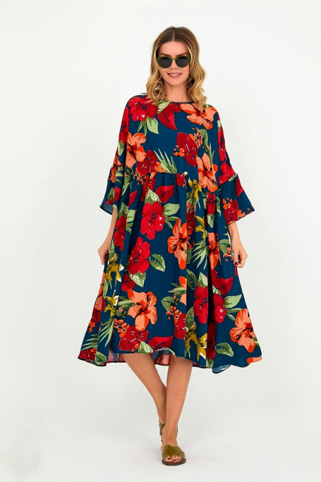 Rochie bleumarin masura mare, cu imprimeu flori rosii, din vascoza