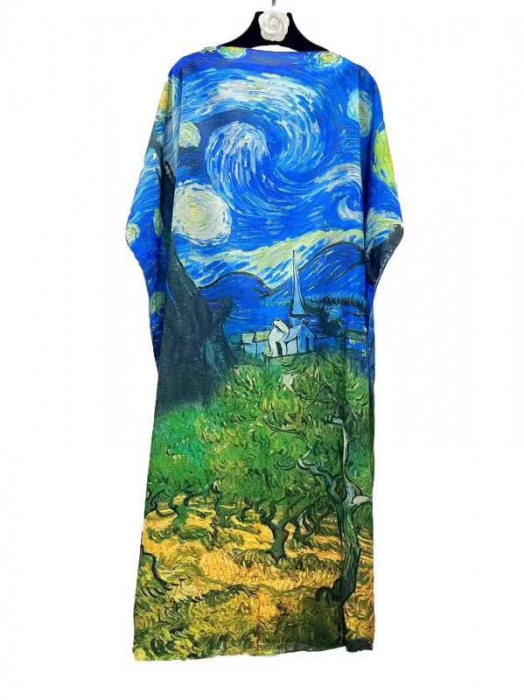 Rochie de plaja lunga tip poncho din matase cu reproducere dupa Noaptea Instelata a lui Van Gogh