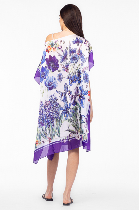 Rochie de plaja tip poncho din matase cu model floral mov pe fond alb [4]