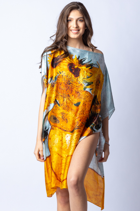 Rochie de plaja tip poncho din matase cu stilizare Floarea Soarelui pe fond gri din imagine noua 2022