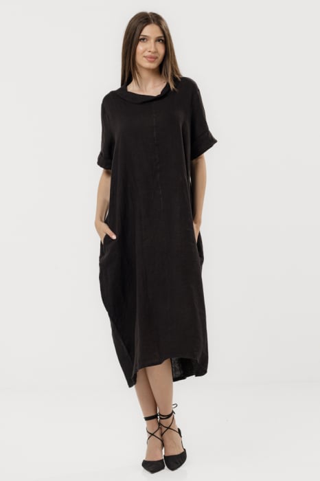 Rochie neagra din in cu croiala oversized si guler lejer, intors