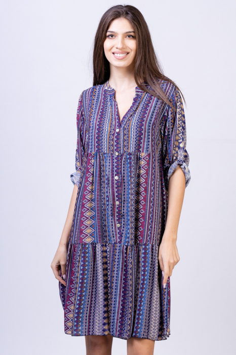 Rochie din vascoza cu volan si imprimeu geometric pe fond bleumarin