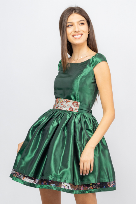 Rochie eleganta cu jupa din tull, din satin verde metalizat si aplicatii decorative