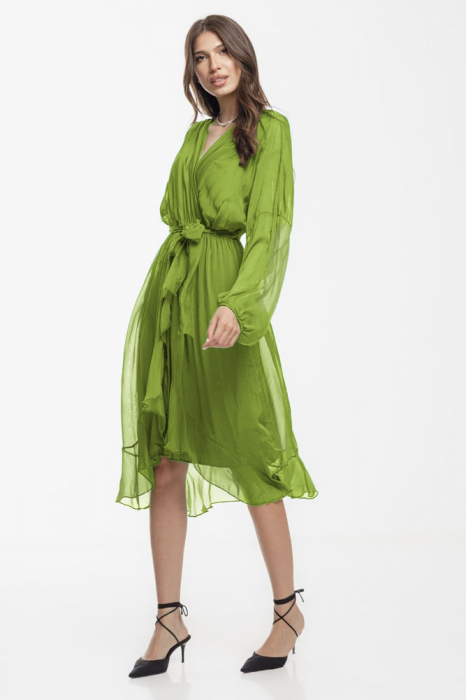 Rochie eleganta din matase naturala si vascoza, petrecuta, cu maneci vaporoase si croiala asimetrica, verde deschis