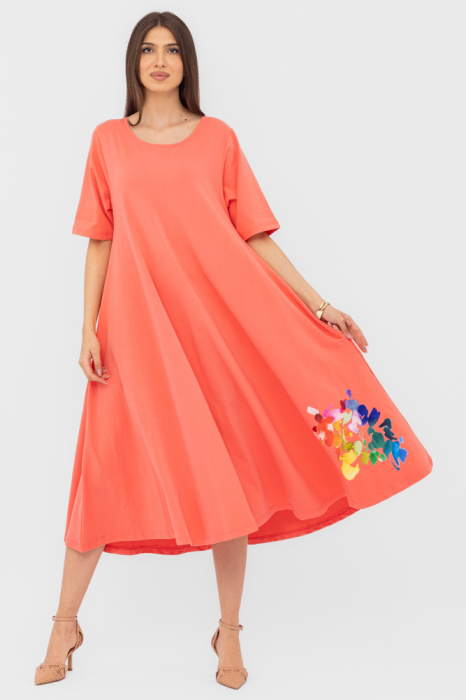 Rochie lunga A-line, corai, cu imprimeu floare stilizata cu petale multicolore