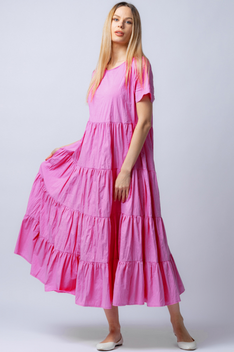 Rochie lunga roz cu patru volane