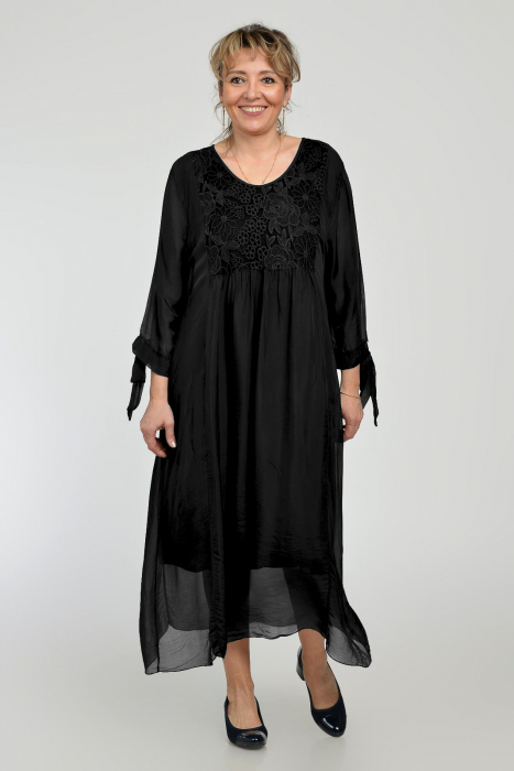 Rochie neagra lunga, din matase naturala cu platca din dantela pe fata si pe spate