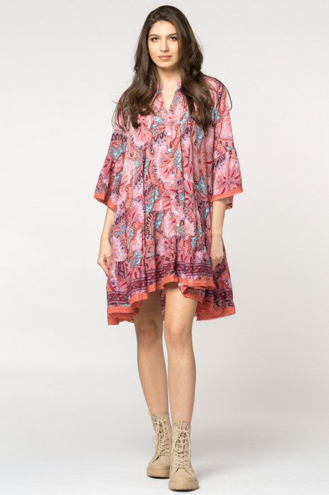 Rochie midi ampla, cu volane si imprimeu arabesque, din matase indiana roz