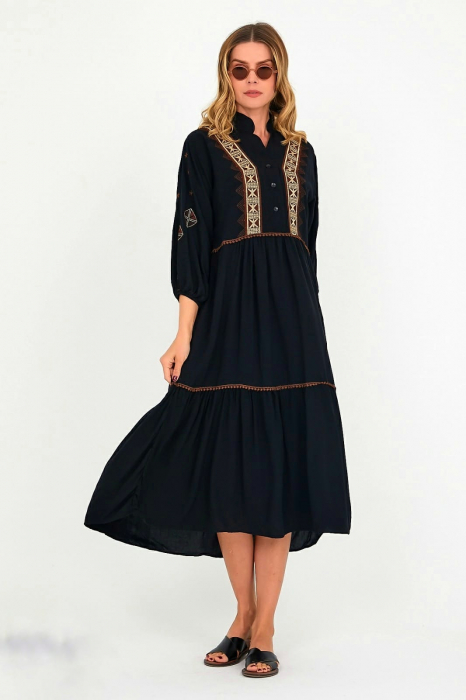 Rochie neagra a-line, cu broderie maro, din vascoza