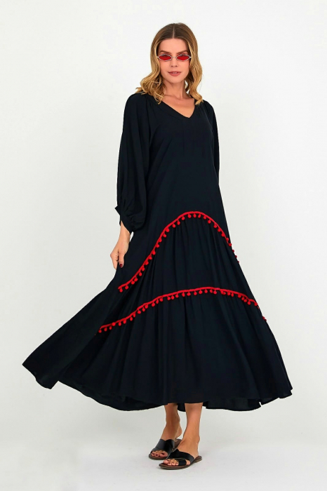 Rochie neagra cu banda rosie decorativa, din vascoza